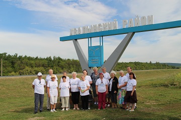 Медовый Спас проживающие Энгельсского дома-интерната встречали в Хвалынском районе