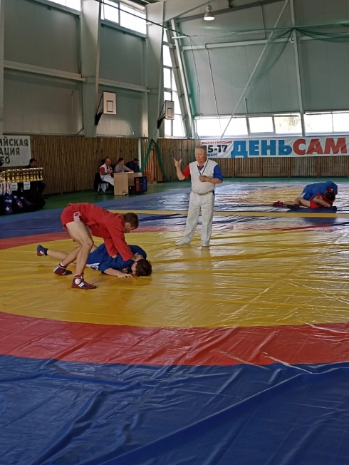 Петровские самбисты стали участниками областного турнира