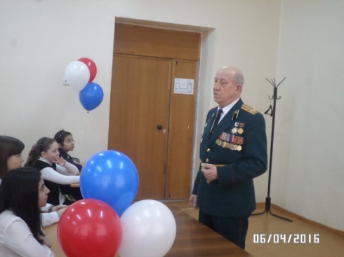 В Октябрьском районе школьники встретились с ветераном космодромов