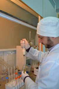 В саратовской ветлаборатории внедрена методика определения макролидов и линкозамидов методом ВЭЖХ МС-МС