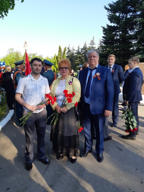 Жители Саратова отдали дань памяти воинам, защищавшим Родину в Великой Отечественной войне