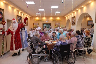 В Энгельсском доме-интернате прошел «Голубой огонёк»