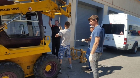 Коллектив ФГБУ «Саратовская МВЛ» принял активное участие в уборке и благоустройстве территории учреждения