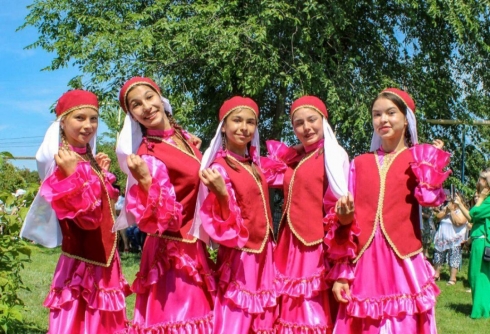 Танцевальный коллектив из Татарской Пакаевки выступил на «Сабантуе - 2023»