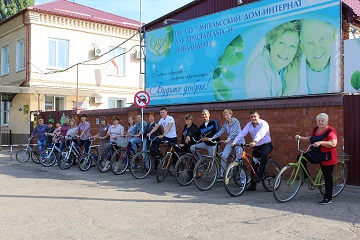 «Всероссийский день без автомобиля» отметили в Энгельсском доме-интернате