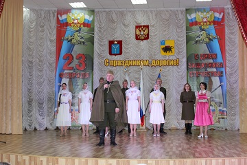 В Энгельсском доме-интернате артисты Саратовского театра оперетты устроили концерт к 75-летием Сталинградской битвы