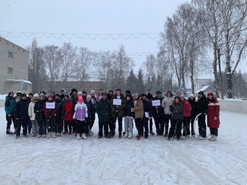 В Петровске состоялись полуфинальные соревнования среди общеобразовательных школ «Петровский лед -2023» 