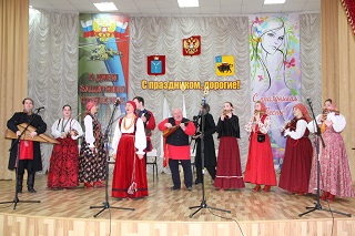 14 февраля в Энгельсском доме-интернате проживающие, сотрудники и гости учреждения дарили друг другу хорошее настроение