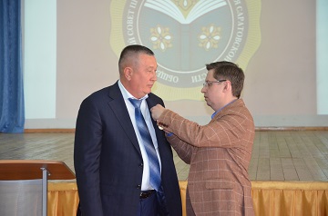 Директор Энгельсского дома-интерната награжден медалью  «За просветительскую деятельность»