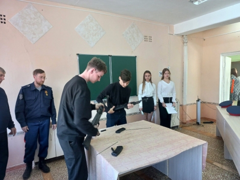 В школе №3 открыли площадку для тренировки военно-спортивных навыков школьников