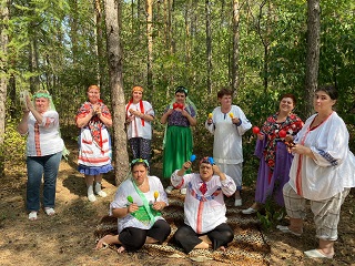 Женщины с ментальными нарушениями участвовали в фотосессии на природе