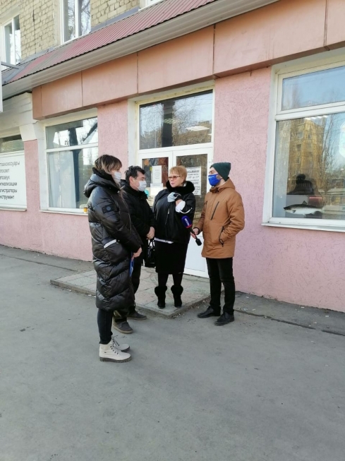 Александра Сызранцева обнаружила просроченные товары  в продуктовом магазине