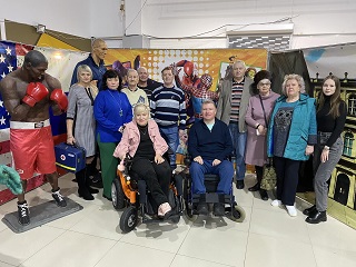 Проживающие Энгельсского дома-интерната побывали на интересных выставках