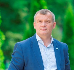 Глава администрации Октябрьского района поздравил профессионалов с Днем строителя
