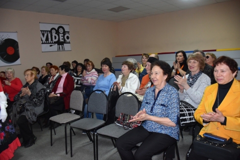 Петровчане посмотрели спектакль артистов из Аткарска