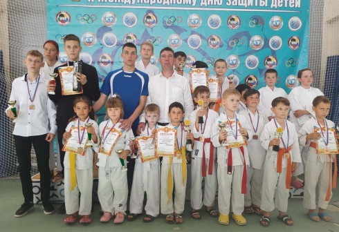 Каратисты из клуба Романа Таранина — победители областного турнира