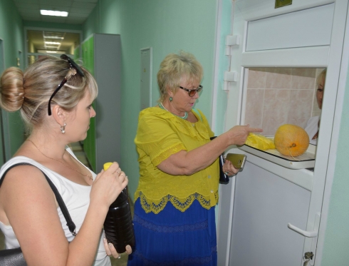 Александра Сызранцева провела повторную проверку заведения быстрого питания «Шаурма»