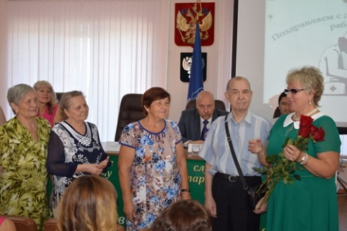 Поздравления с Днем пожилого человека от руководства и коллектива ФГБУ «Саратовская МВЛ»