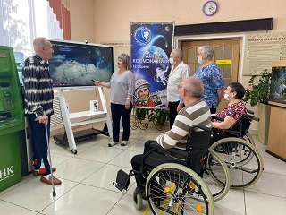 Энгельсский дом-интернат поддержал празднование 60-летия первого полета человека в космос
