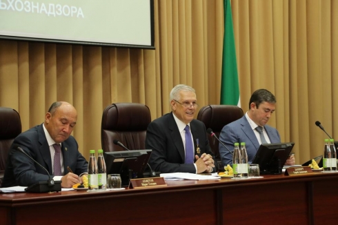 Руководитель Россельхознадзора области Александр Игонькин и и.о. директора ФГБУ «Саратовская МВЛ» Александра Сызранцева приняли участие в заседании коллегии Россельхознадзора 