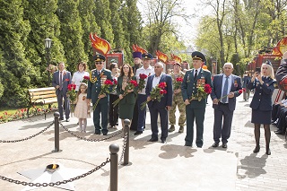В Энгельсском доме-интернате почтили память ветеранов Великой Отечественной войны и участников специальной военной операции