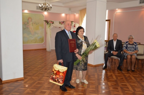 Александра Сызранцева поздравила семейную пару с Золотой свадьбой