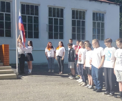 В загородном лагере имени А. Гайдара открыли первую смену