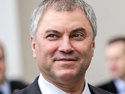 При школе в Соколовом создан целый образовательный комплекс со школой искусств, бассейном, ледовой ареной, всепогодным стадионом с тренажерами