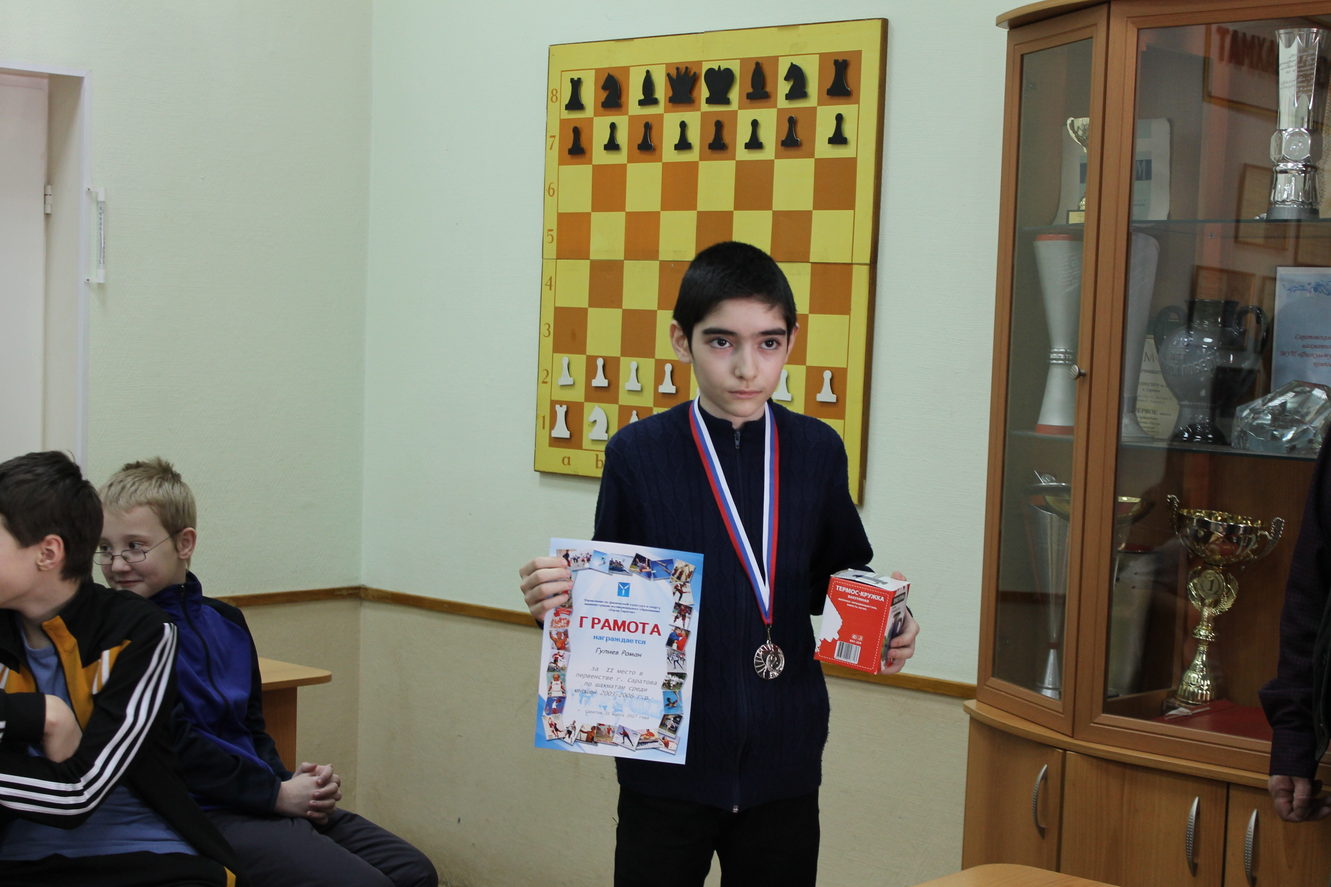 Депутат оказал содействие в проведении первенства Саратова по шахматам среди школьников