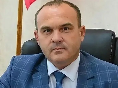 Из-за подъёма уровня воды в реке в Пугачевском районе перелило мост: движение по нему остановлено