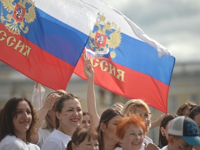 В России отмечают День Государственного флага