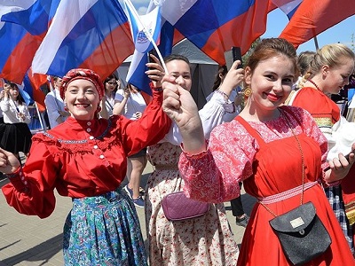 Сегодня саратовцы празднуют День России