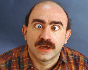 Недавно уложенный асфальт на Рахова разрыли коммунальщики