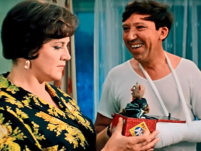 Саратовцы назвали суммы, которые они готовы потратить на подарки женщинам