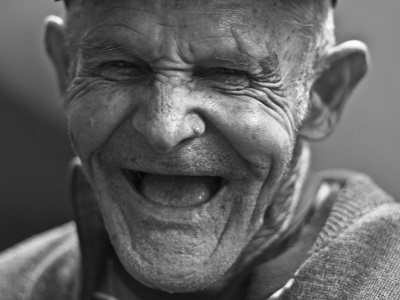 «От новорожденных до людей преклонных лет»: подсчитано, сколько просроченного долга «висит» на каждом жителе региона