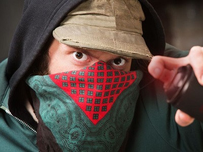 В Саратове вандалы исписали объект культурного наследия федерального значения