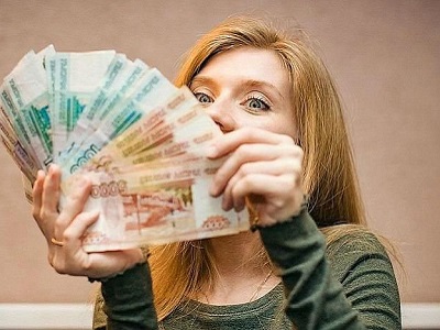 Названа отрасль с самой большой средней зарплатой в области