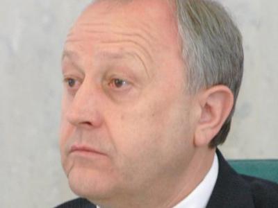 Губернатору пожаловались, что в п. Красный Октябрь текут все крыши пятиэтажных домов