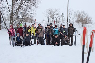 Проживающие Энгельсского дома-интерната совершили лыжную прогулку за городом