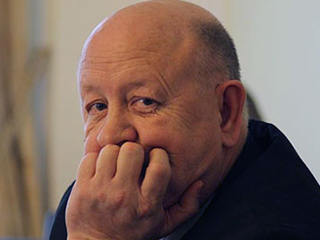 Сити-менеджеру Саратова сообщили об открытом люке рядом с библиотекой для слепых