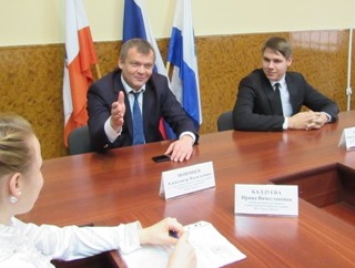 Дублеры приступили к работе в администрации Октябрьского района