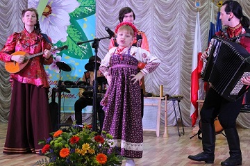 В Энгельсском доме-интернате состоялся концерт ансамбля народной музыки «Колядки»