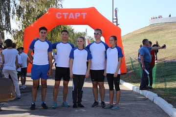 Сотрудник Энгельсского дома-интерната для престарелых и инвалидов взял бронзу в забеге сборных команд министерств и ведомств