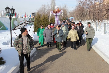 Проживающие Энгельсского дома-интерната отпраздновали Широкую Масленицу