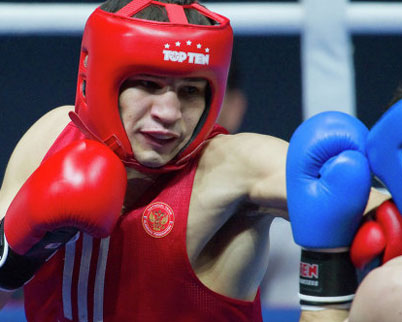 Артем Чеботарев выиграл первый бой в лиге «AIBA Pro Boxing»